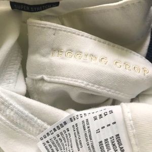 American Eagle white jegging crops size 8